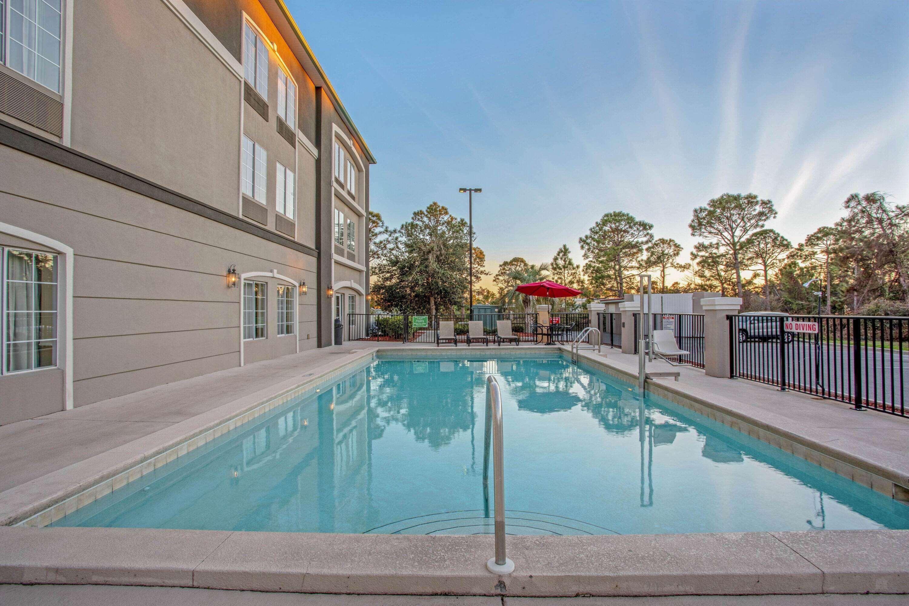 Hotel La Quinta By Wyndham Pcb Coastal Palms Upper Grand Lagoon Exterior foto