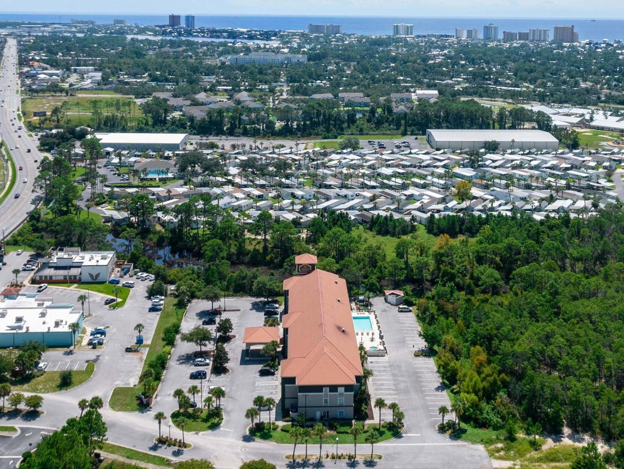Hotel La Quinta By Wyndham Pcb Coastal Palms Upper Grand Lagoon Exterior foto